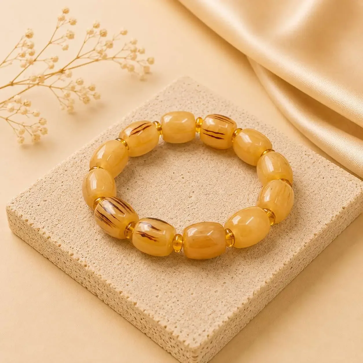 amber_resin_bracelet
